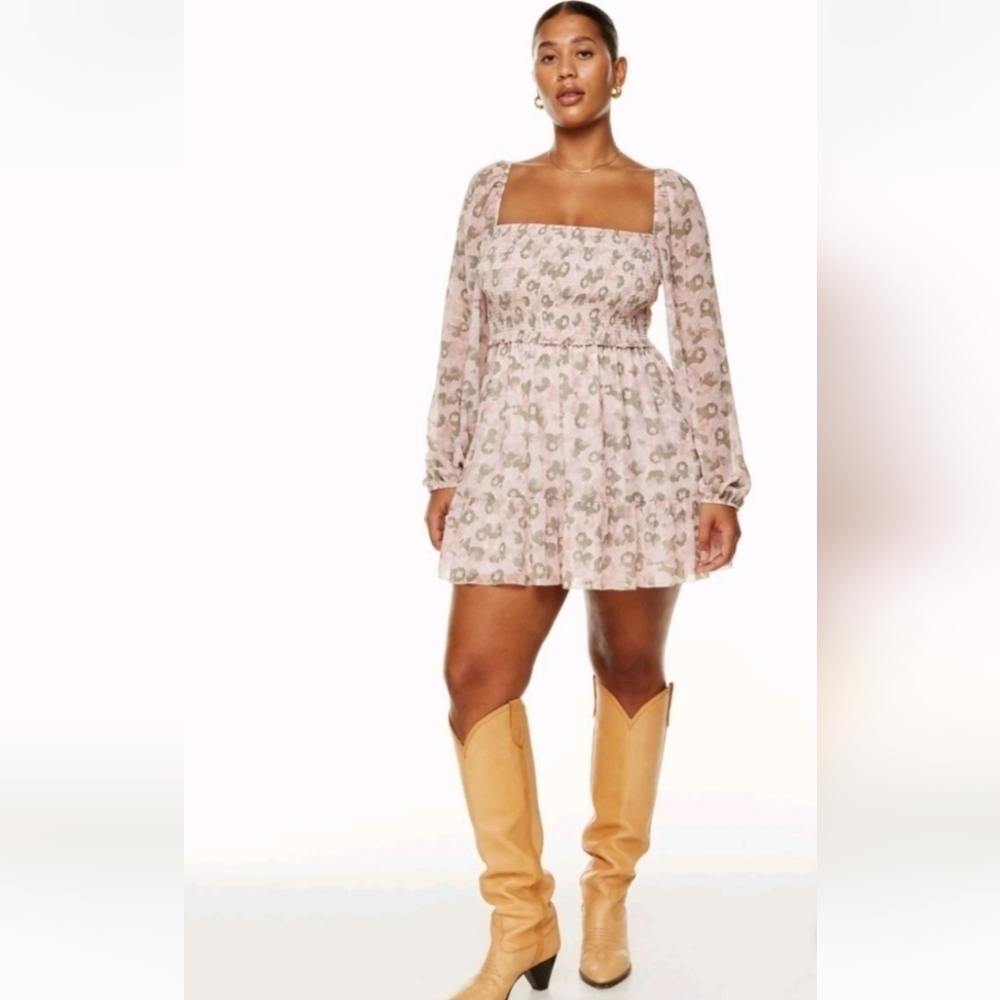 Aritzia Tempest Mini Dress In Talc Pink and Bitter Sage Rose Size Small NWT